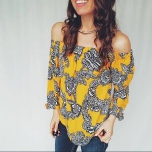 🔥EXPRESS‎ Mustard/Black Floral Off The Soulder Blouse Women's Size XS